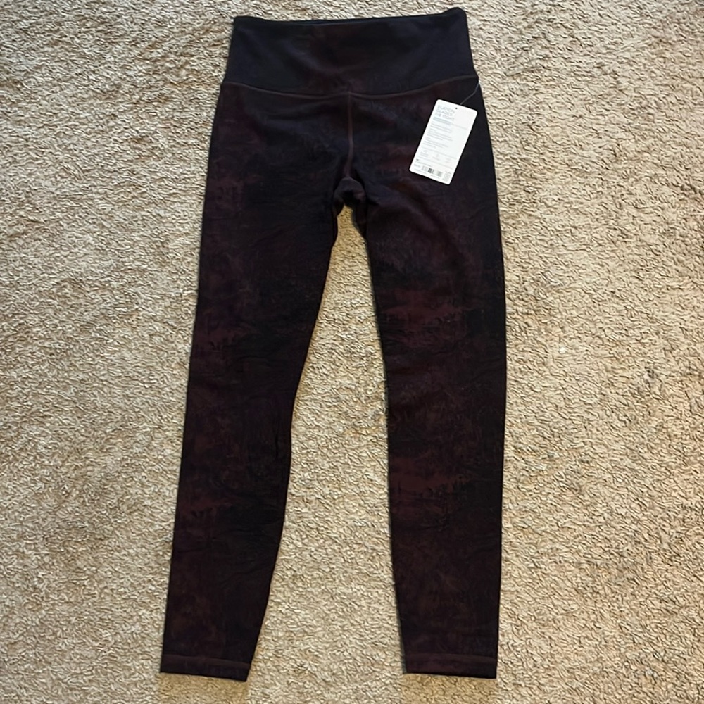 NWT Athleta 7/8 elation tight. Medium.